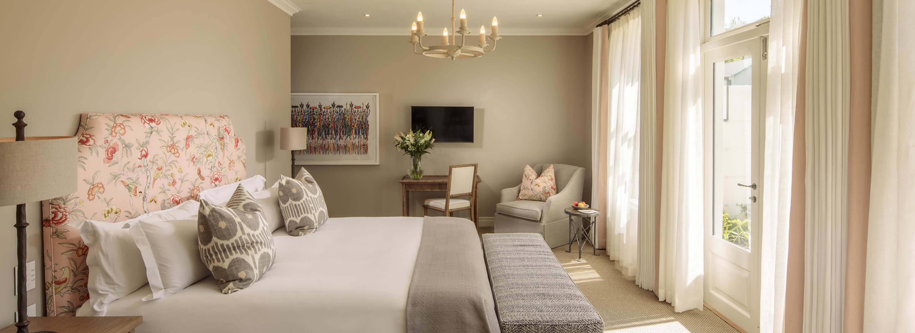 Leeucollection blog - 5 Ways to Enjoy a Suite Stay at Le Quartier Français hero slide 1